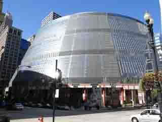 صور James R. Thompson Center عمارة